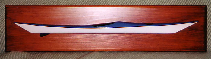 Halvmodell av kanot Artisan, skala 1:10